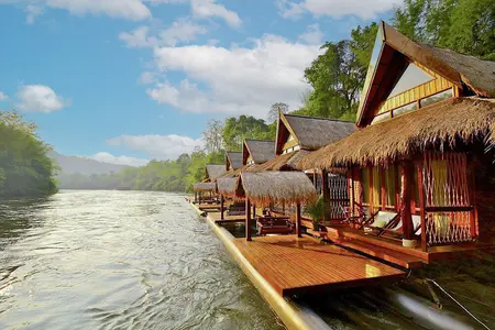 Floatel Hotel près de river Kwai