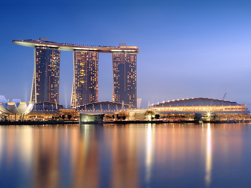 [Translate to Französisch:] Weiteres Etappenziel der Asien Rundreise: Weltstadt Singapore mit dem Marina Bay Sands