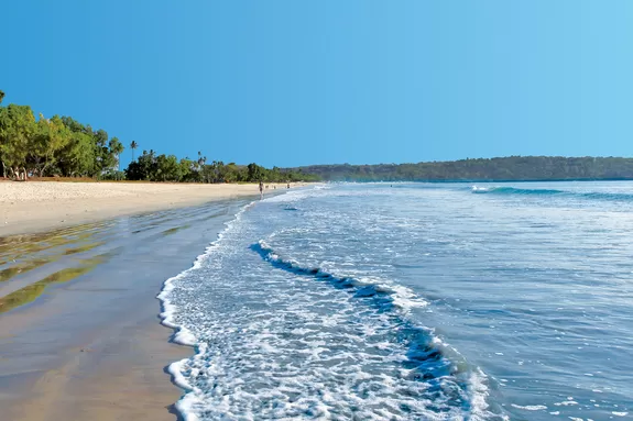 repos sur la plage de Jimbaran à Bali après 3 semaines de circuit en Asie