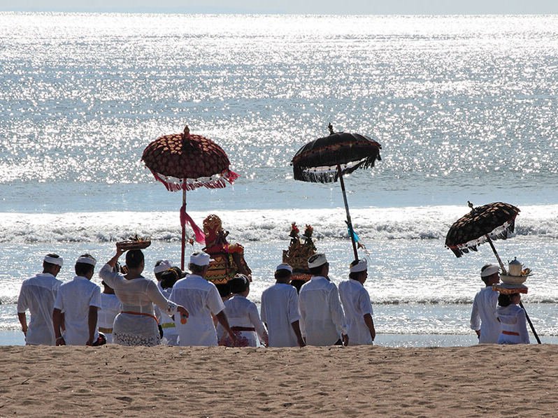 [Translate to Französisch:] Erholsamer Abschluss der Asien Ferien: Götterinsel Bali mit ihren reichen Traditionen und langen Stränden