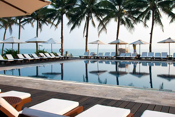 Piscine infinity hôtel Victoria Hoi An