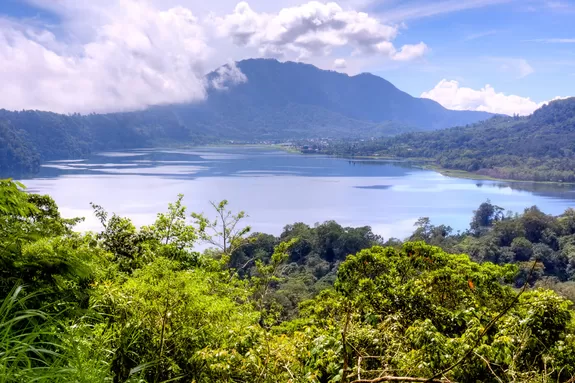 Vue sur les volcans de Bali - Mont Agung majestueux