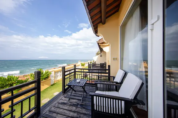 Junior Suite Ocean Front à l'hôtel Victoria Beach Resort & Spa, Hoi An