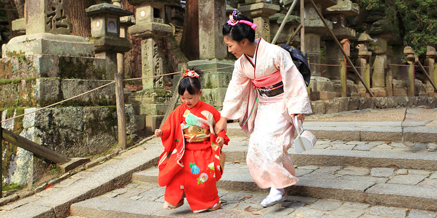 Aussi les indigènes visitent Nara, ancienne capitale