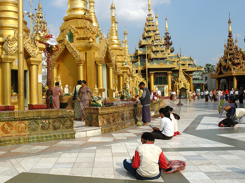 Visite de la pagode Swedagon à Yangon
