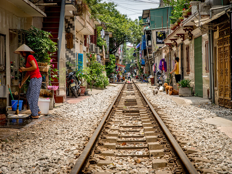 La rue du train à Hanoi