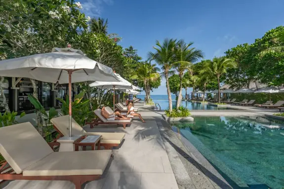 Piscine à l'hôtel Layana