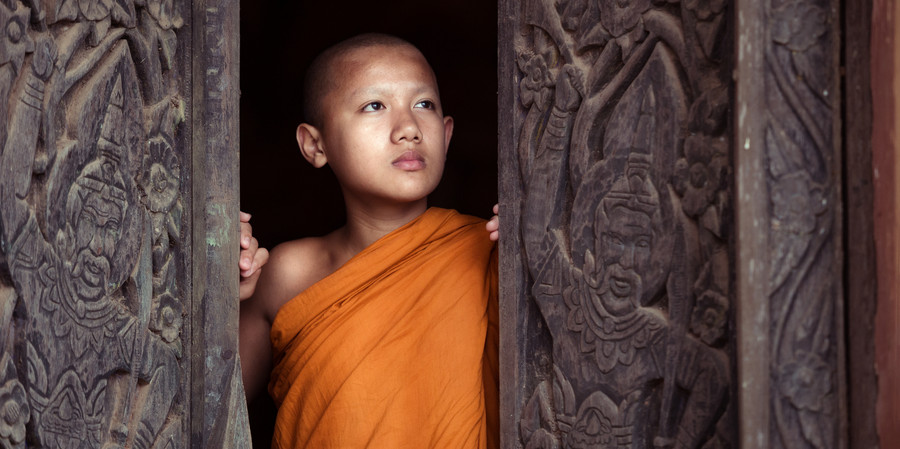 Bon à savoir pour un voyage en Thaïlande: Retirez vos chaussures avant d'entrer dans un temple