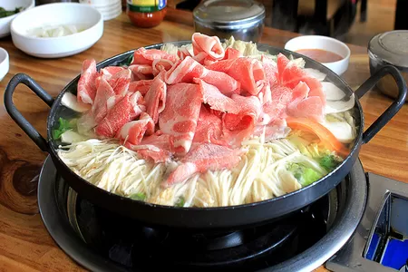Sukiyaki, le plat national au Japon
