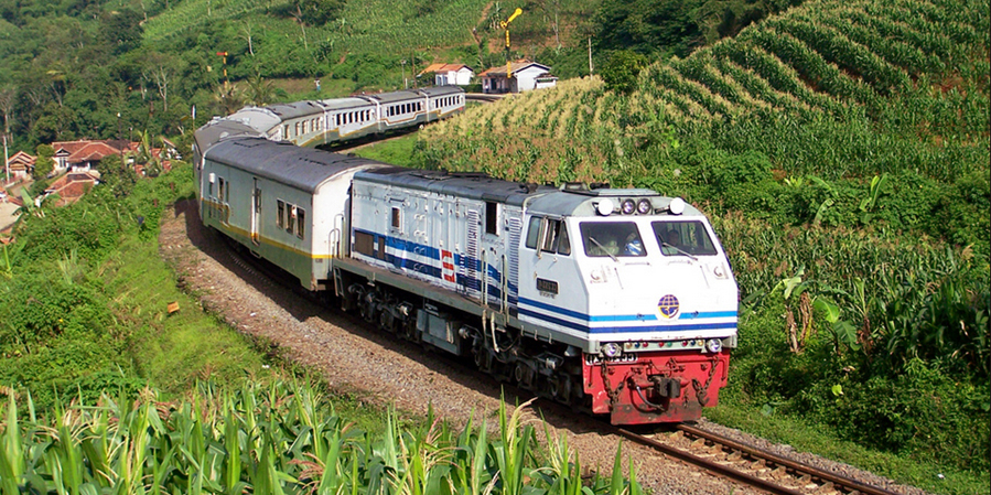 Traversée de Java en train Bandung - Yogjakarta