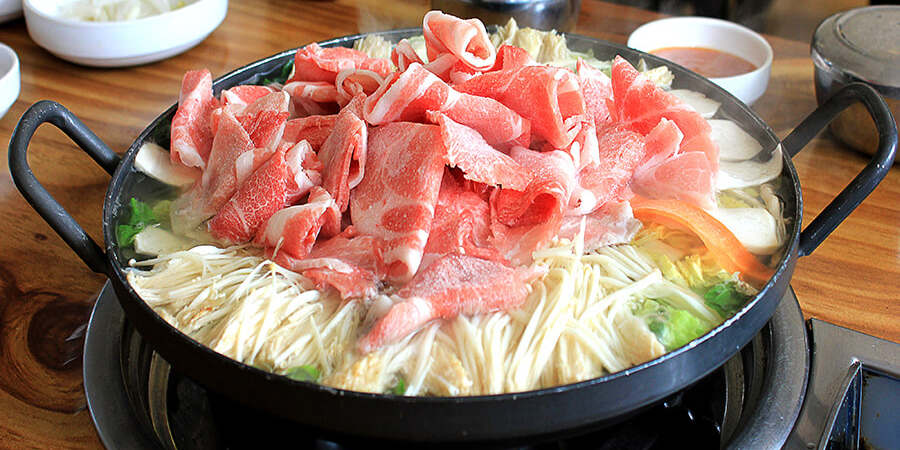 Profitez de déguster un Sukiyaki durant votre séjour au Japon