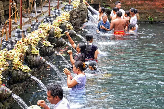 Visite de Pura Tirta Empul